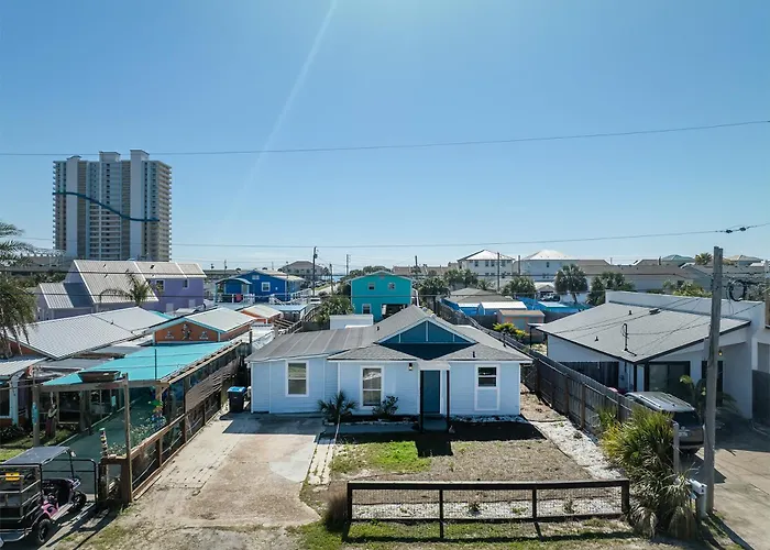 Beachside Bliss - Breakfast, Walk To Schooners, Sleeps 15, Fenced Privacy