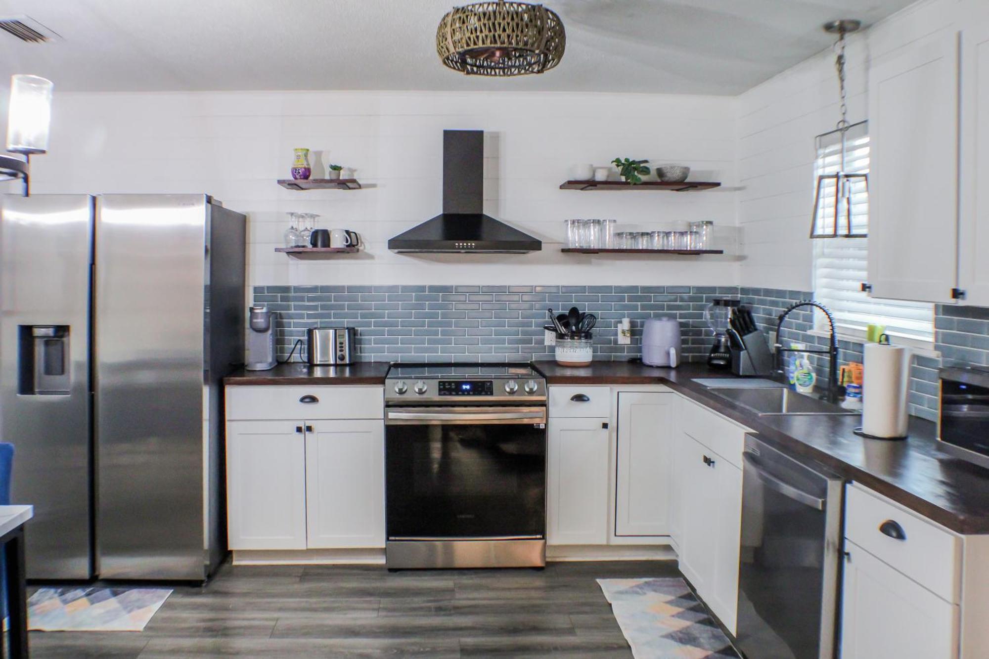 Beachside Bliss - Breakfast, Walk To Schooners, Sleeps 15, Fenced Privacy Panama Stadt