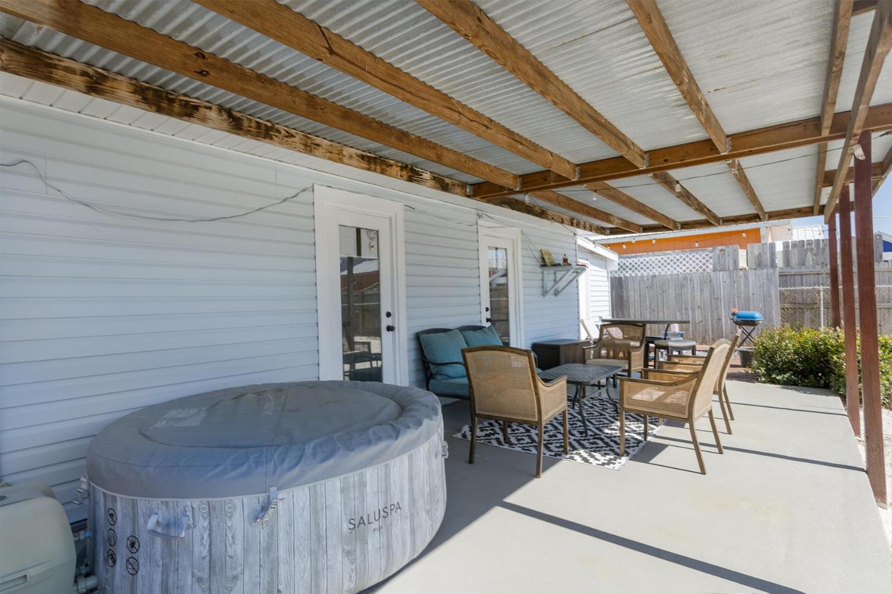 Beachside Bliss - Breakfast, Walk To Schooners, Sleeps 15, Fenced Privacy * Panama Stadt