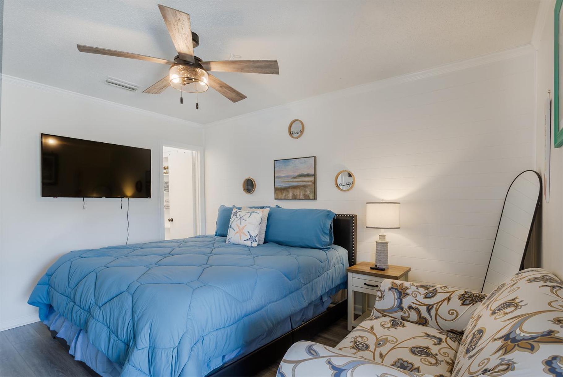 Beachside Bliss - Breakfast, Walk To Schooners, Sleeps 15, Fenced Privacy * Panama Stadt